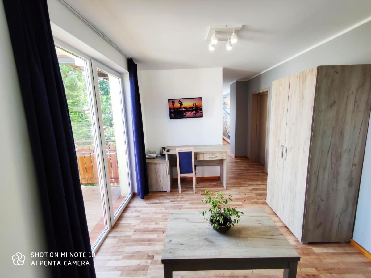 Pokoje Goscinne Pod Kasztanami Łeba Extérieur photo
